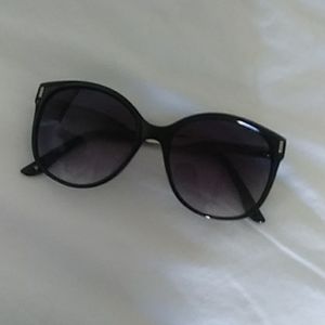 Tommy Hilfiger sun glasses